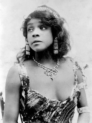FOTO. 10 femei frumoase, vedete acum 100 de ani 7 most-beautiful-women-edwardian-era-1900s-4-578c7e5546892__70