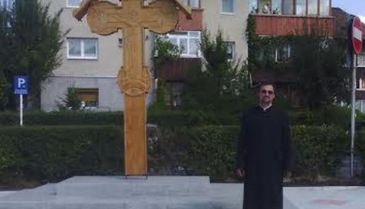 BRAȘOV. O nouă troiţă dedicată eroilor neamului 2 troita_2.jpg