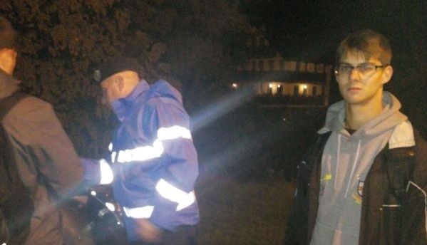 Update. Braşov. Turiştii rătăciţi pe munte au fost găsiţi. Aceştia sunt doi tineri din Marea Britanie (Foto) 2 turistirataciti1.jpg