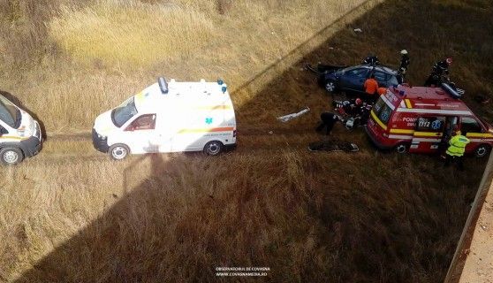 O maşină a căzut de pe un pod la Ozun (FOTO) 2 ozun.jpg