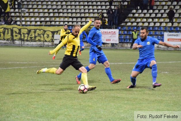 fotbalfcbrasovafumatinoiembrie05_226322.JPG