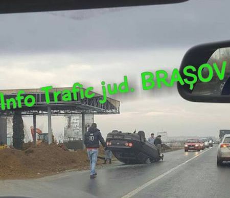BRAȘOV. Autoturisme răsturnate pe DN 1! (FOTO) 2 masinarasturnatadn1.jpg