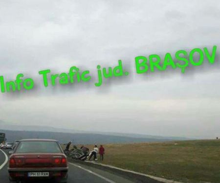 BRAȘOV. Autoturisme răsturnate pe DN 1! (FOTO) 3 masinarasturnatadn12.jpg