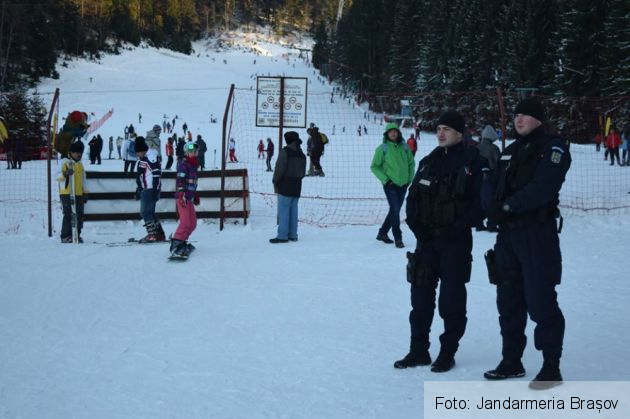 BRAȘOV. Peste 160 de jandarmi vor fi la datorie, de Crăciun (FOTO) 3 15698078_1220492028034499_6837628353381108939_n_228237.jpg