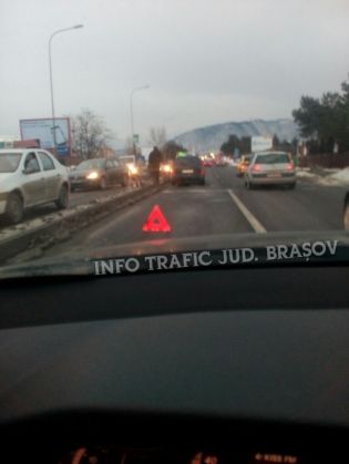 BRAȘOV. Pieton lovit de mașină, pe Bulevardul Griviței (FOTO) 2 pieton grivitei 2_229244.jpg