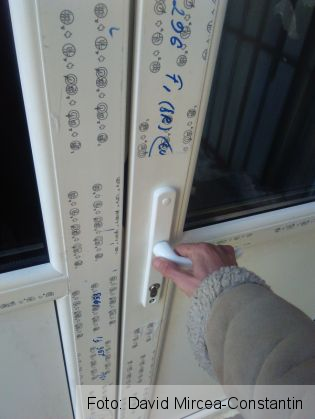 Aşa arată ieşirea de URGENŢĂ a unui imobil din Centrul Braşovului! 9 IMG_20170129_144509_230372.jpg