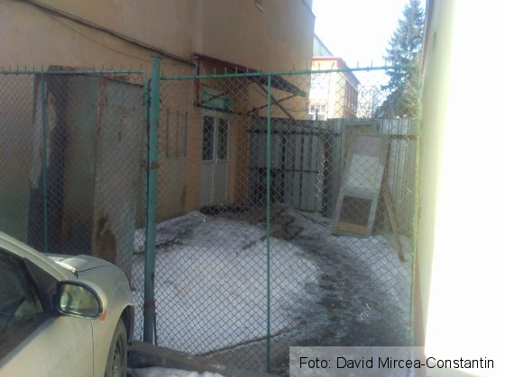 Aşa arată ieşirea de URGENŢĂ a unui imobil din Centrul Braşovului! 3 IMG_20170131_151216_230366.jpg