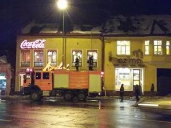 BRAȘOV. Persoană rănită de gheața căzută de pe acoperiș (FOTO) 5 ISU1_230554.jpg