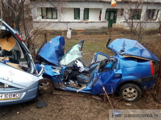 Update. Un om a murit, iar altul este în comă în urma accidentului de pe DN 1 (FOTO) 2 accident romanesti 2_231815.jpg