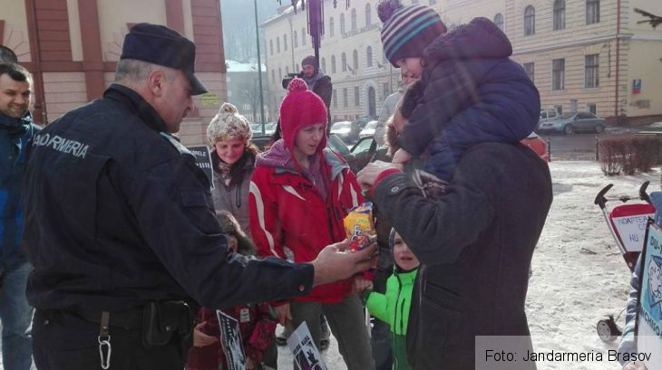 jandarmi copii 2_230592.jpg