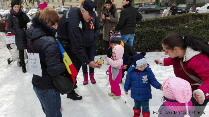 jandarmi copii 5_230598.jpg