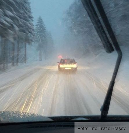BRAŞOV. Un autocamion a rămas blocat pe DN 1 (FOTO) 2 predeal_12.jpg