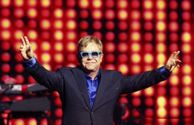 Elton-John.jpg 5_233442.jpg