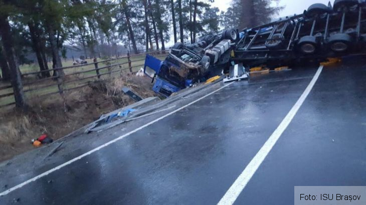 Update. BRAȘOV. Familie rănită în accidentul de pe DN 1! Unul dintre copii a fost intubat, fiind inconștient (FOTO) 5 accidentdn1_232874.jpg