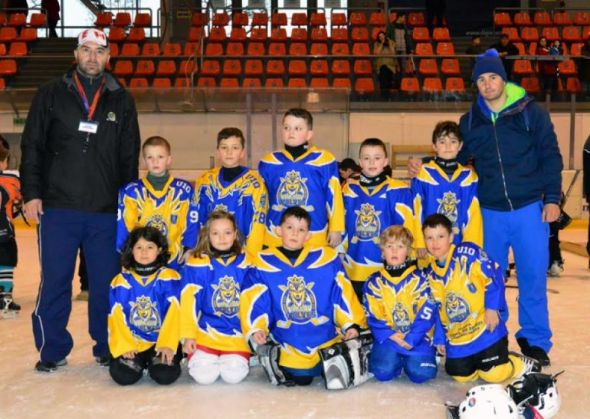 BRAȘOV. Micii hocheiști s-au întrecut în „Cupa Primăverii” 3 hocheisti1_233468.jpg