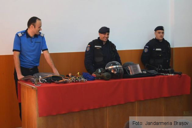 jandarmi scoala 3_233423.jpg