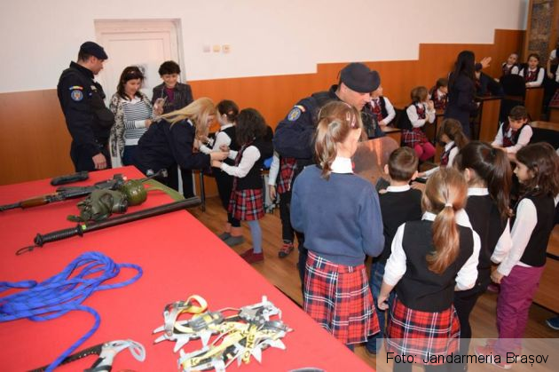 jandarmi scoala 5_233427.jpg