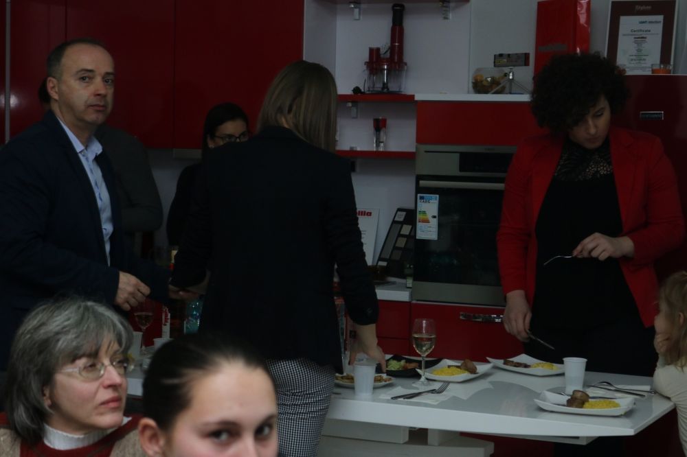 Clienţii Kuechentreff au fost răsplătiţi pentru fidelitate în cadrul unui eveniment special desfăşurat la Braşov 11 nobilia201710.jpg