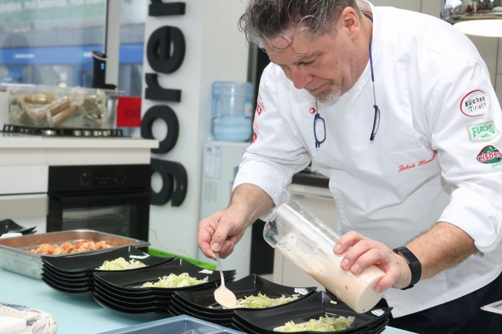 Clienţii Kuechentreff au fost răsplătiţi pentru fidelitate în cadrul unui eveniment special desfăşurat la Braşov 8 nobilia20177.jpg