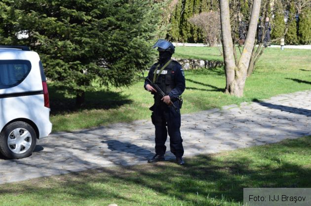 BRAŞOV. Mobilizare generală la Castelul Bran din cauza unei alerte cu bombă 2 IMG-20170410-WA0006_234152.jpg