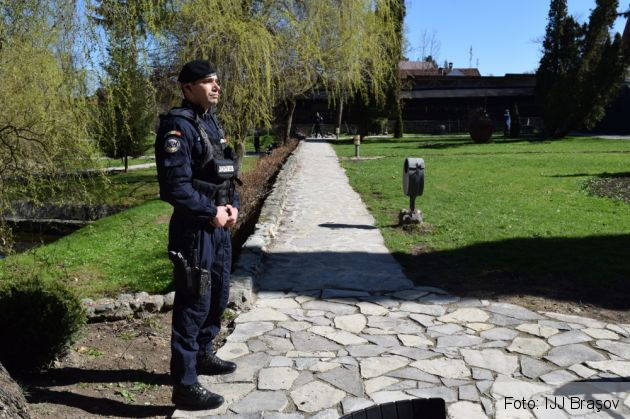 BRAŞOV. Mobilizare generală la Castelul Bran din cauza unei alerte cu bombă 11 IMG-20170410-WA0015_234161.jpg