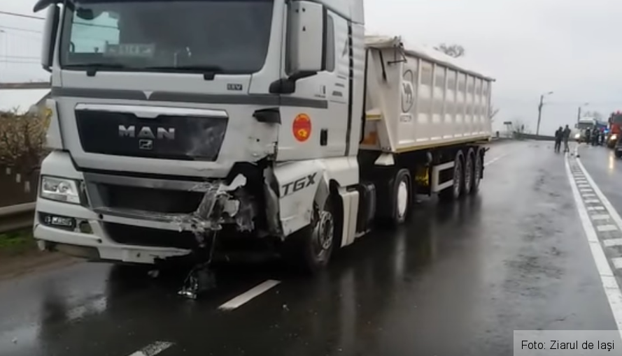 Şofer mort, după ce a intrat cu Matiz-ul într-un TIR (FOTO) 2 accidentmatiz2.png