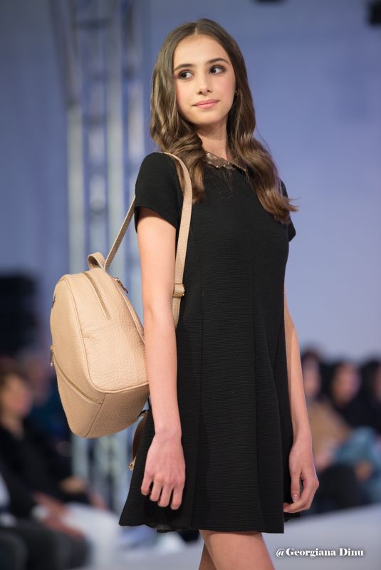 BRAȘOV. Fiica fostului mare atacant „stegar” Marian Ivan, primii pași în modeling. „A debutat de mică, la doar 15 ani. E ca la fotbal, are nevoie și de șansă” 3 anamariaivan2.jpg