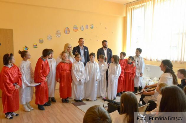 Crina Matei a revenit la BRAȘOV, pentru micuții de la Centrul „Astra” (FOTO) 2 crina matei 2_234224.jpg