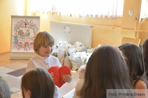 Crina Matei a revenit la BRAȘOV, pentru micuții de la Centrul „Astra” (FOTO) 3 crina matei 4_234225.jpg