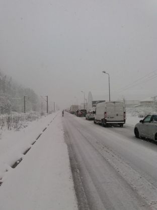 BRAŞOV. Se circulă greu pe DN1 şi în oraş; restricţii de tonaj pe DN 73 (galerie foto) 3 dn1 Timisul_234655.jpg