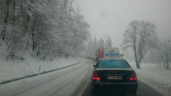 BRAŞOV. Se circulă greu pe DN1 şi în oraş; restricţii de tonaj pe DN 73 (galerie foto) 5 dn1 predeal_234656.jpg