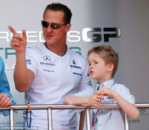 galleryImage_Michael_Schumacher_and_son_234647.JPG