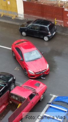 BRAȘOV. Parcare... păguboasă pentru o șoferiță. GALERIE FOTO 6 IMG-20170508-WA0007_235509.jpg