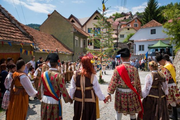 Juni Joc stramosesc Cacova3_235804.jpg