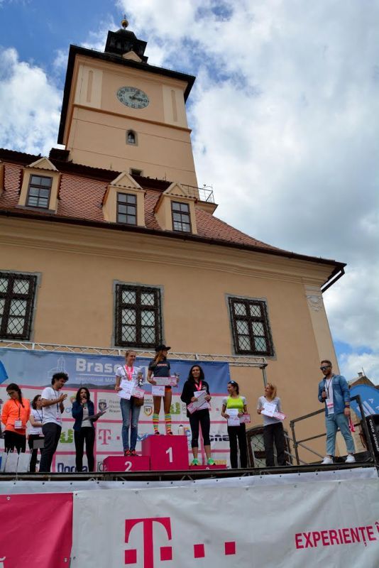 BRAȘOV. Peste 2.500 de sportivi au alergat în Ţinutul lui Dracula!!! (GALERIE FOTO) 8 atletism7.jpg