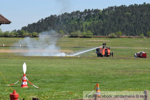 BRAȘOV. Colet suspect găsit la Aerodromul Sânpetru... în cadrul unui exercițiu (GALERIE FOTO) 8 colet suspect 8_235712.jpg
