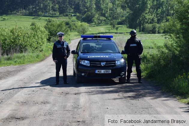 BRAȘOV. Colet suspect găsit la Aerodromul Sânpetru... în cadrul unui exercițiu (GALERIE FOTO) 9 colet suspect_235714.jpg