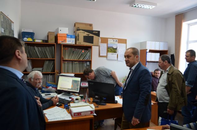 prefect primari Tara Fagarasului5_235765.jpg