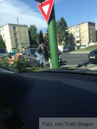accident sens giratoriu_237284.jpg