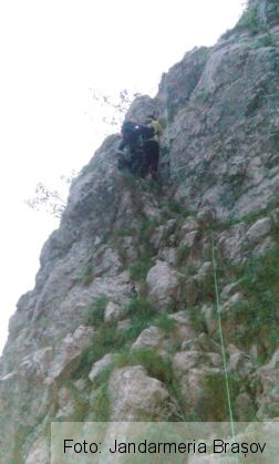 BRAȘOV. Intervenție periculoasă în Piatra Craiului, pentru recuperarea unui grup de turiști din Ungaria (FOTO) 7 IMG-20170715-WA0009_238812.jpg