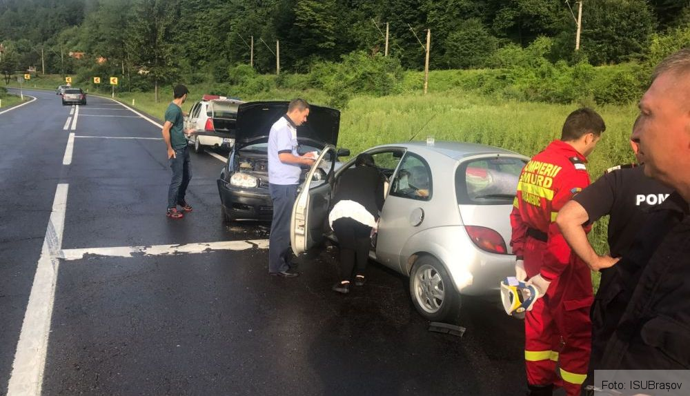 BRAȘOV. Accident la Timișul de Jos. Două persoane au ajuns la spital - FOTO 2 accidenttimisudejos1.jpg