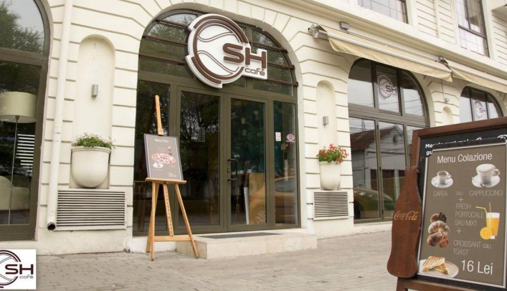 Ce AFACERI are Simona Halep?!... 2 halepcafenea.jpg