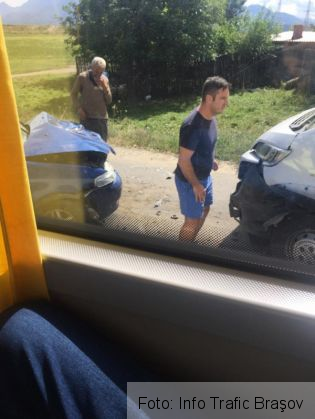 BRAŞOV. Impact la doi paşi de calea ferată (FOTO) 2 accident zarnesti_240489.jpg