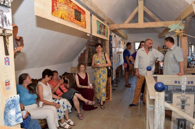 BRAŞOV. „Incipit” aduce arta caligrafilor de altădată în viziunea a şapte creatori 5 expo Incipit1_240425.jpg