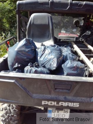 Fața necunoscută a celebrei și luxoasei stațiuni POIANA BRAȘOV (FOTO) 3 gunoaie poiana 2_239707.jpg