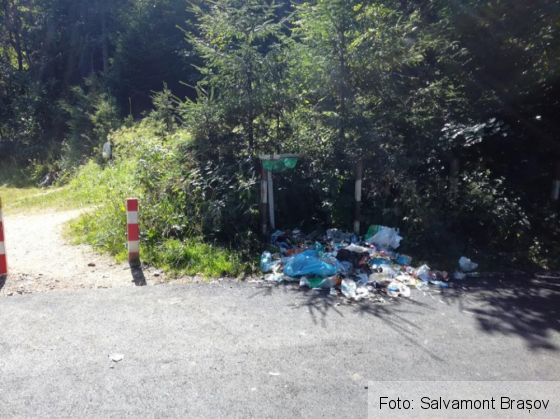 Fața necunoscută a celebrei și luxoasei stațiuni POIANA BRAȘOV (FOTO) 2 gunoaie poiana_239708.jpg