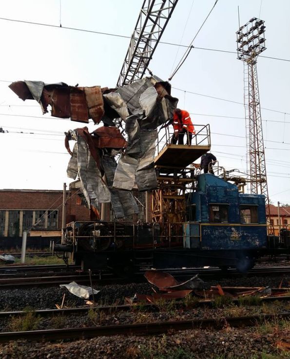 BRAŞOV. Trenuri anulate sau cu întârzieri mari, din cauza furtunilor din vest 2 cfr-infrastructura2.jpg