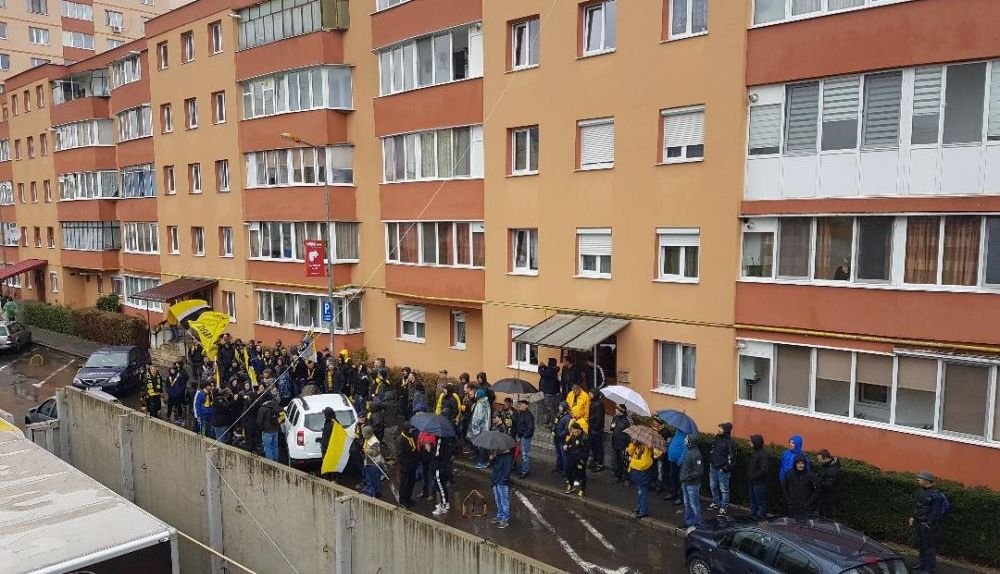 BRAȘOV. Remiză în derby-ul orgoliilor. AS „SR” Brașov a cedat prima poziție în clasamentul Ligii 4 2 fani_8.jpg