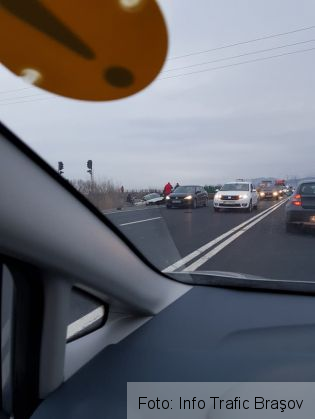 BRAŞOV. Accident pe DN 1, între Codlea şi Ghimbav (FOTO) 3 accident codlea ghimbav 2_244883.jpg