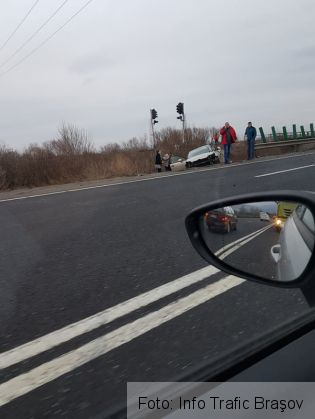 BRAŞOV. Accident pe DN 1, între Codlea şi Ghimbav (FOTO) 2 accident codlea ghimbav_244882.jpg